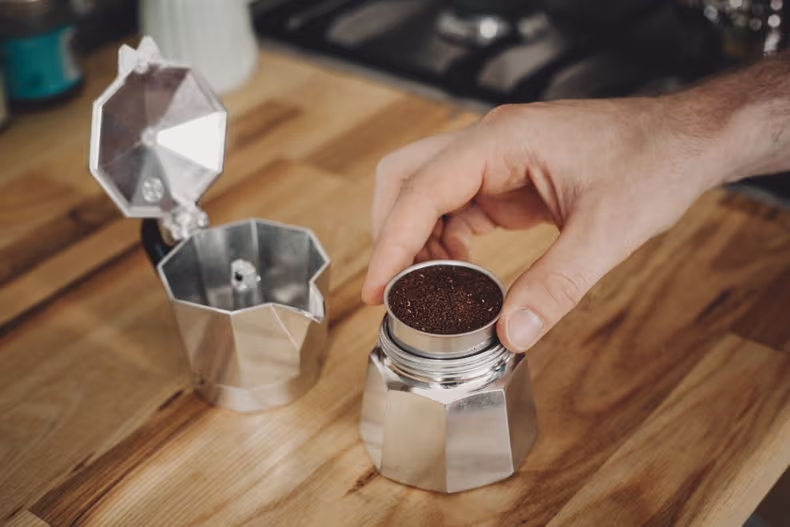 Fill-filter-with-ground-coffee.jpg