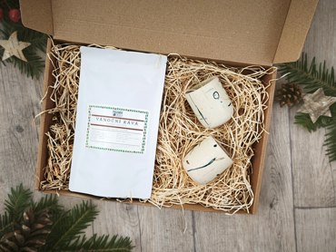 Balíček kávy a dvou kalíšků (1)